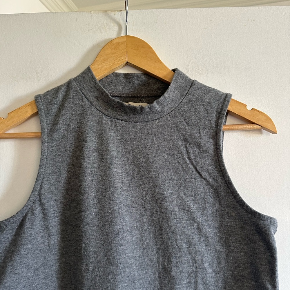 Madewell Gray Classic Basic Mock Neck Sleeveless Top size Small EUC - Picture 3 of 6